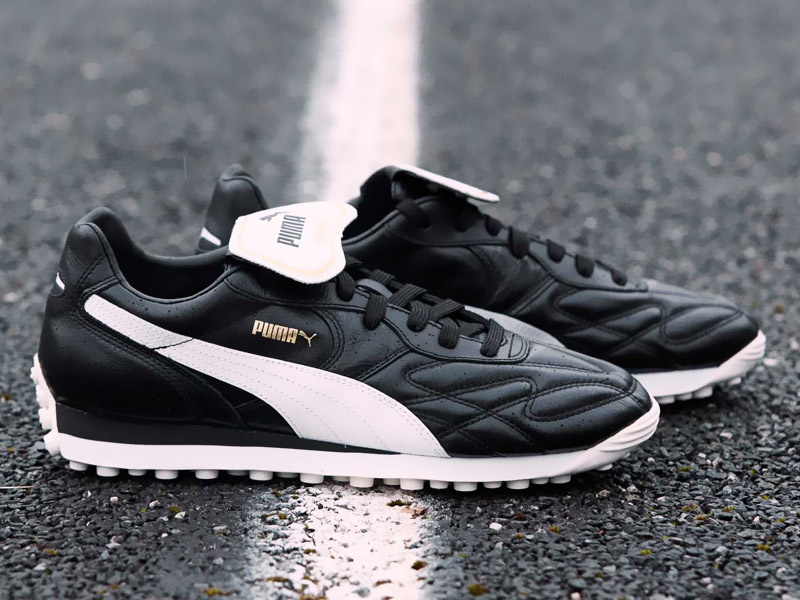 Sports shoes